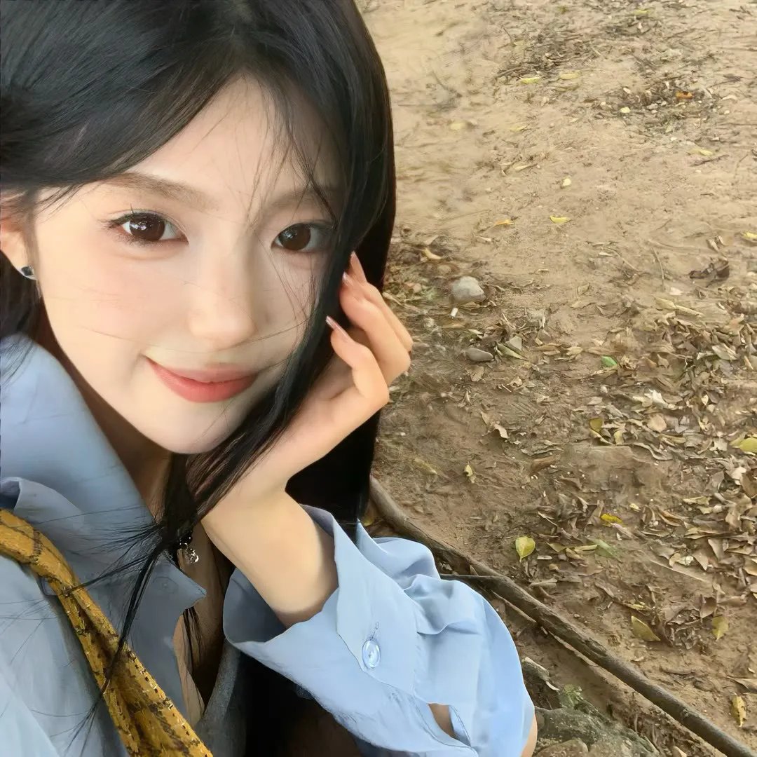 无言的山丘 海报
